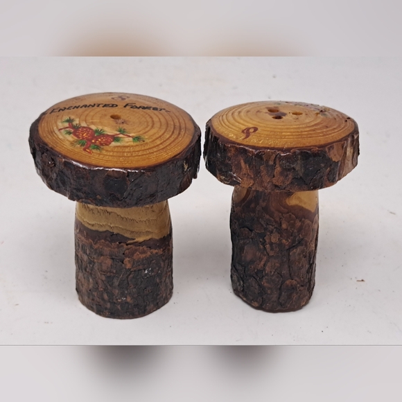Vintage Rustic Natural Wood Mushroom Shaped Salt And Pepper Shakers - Picture 1 of 4
